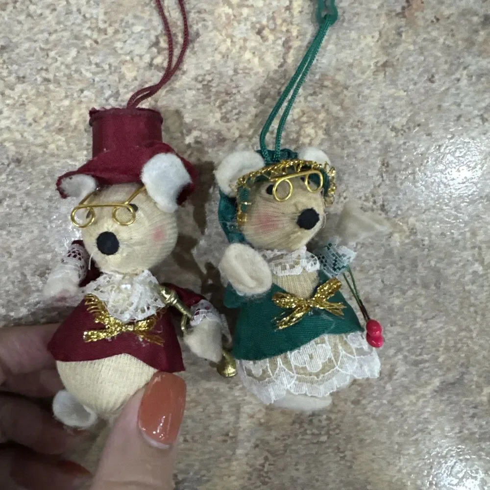 Christmas Ornament - Mr & Mrs Christmas Mice
